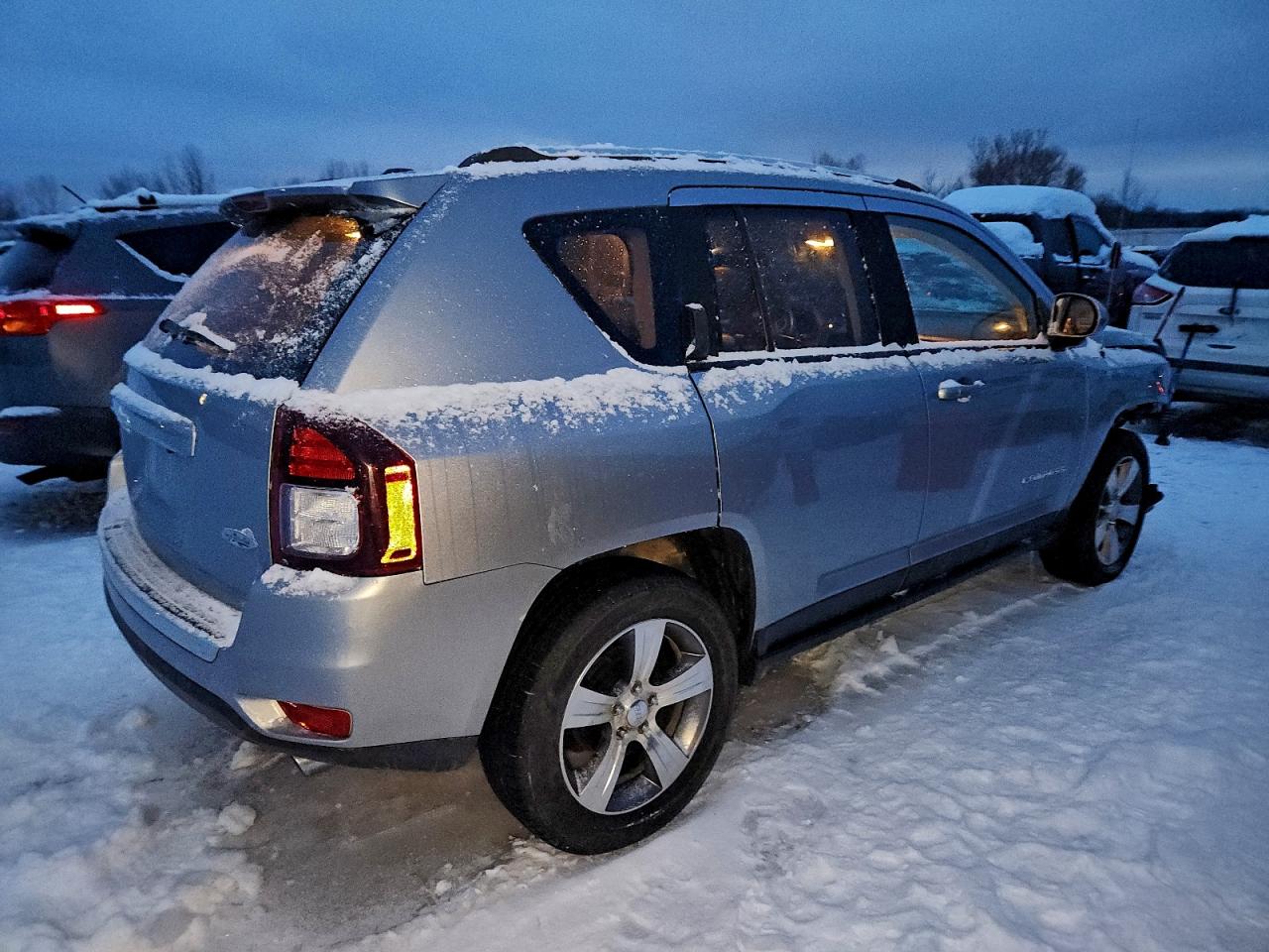 2016 JEEP COMPASS LATITUDE photo 3