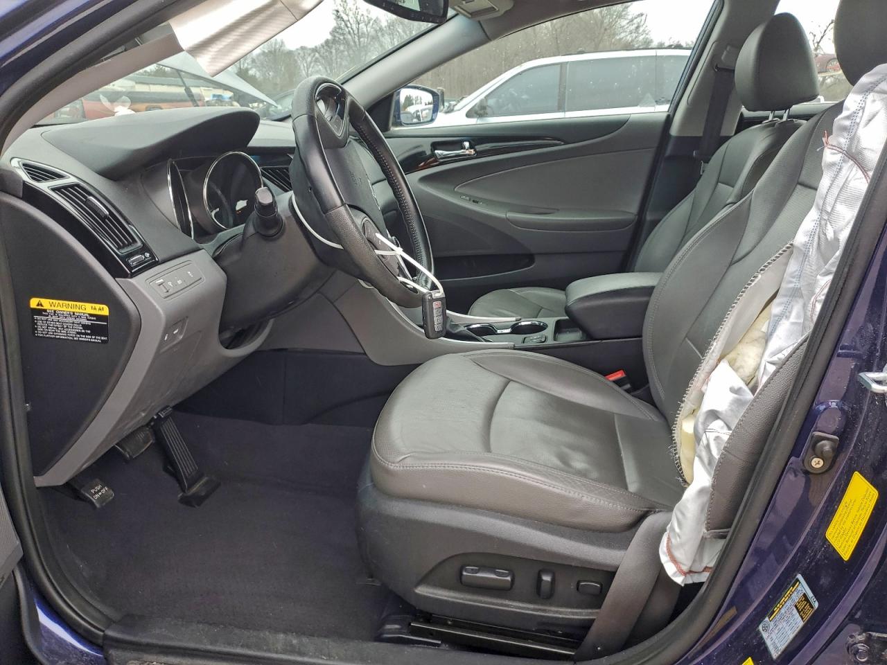 2012 HYUNDAI SONATA SE photo 7