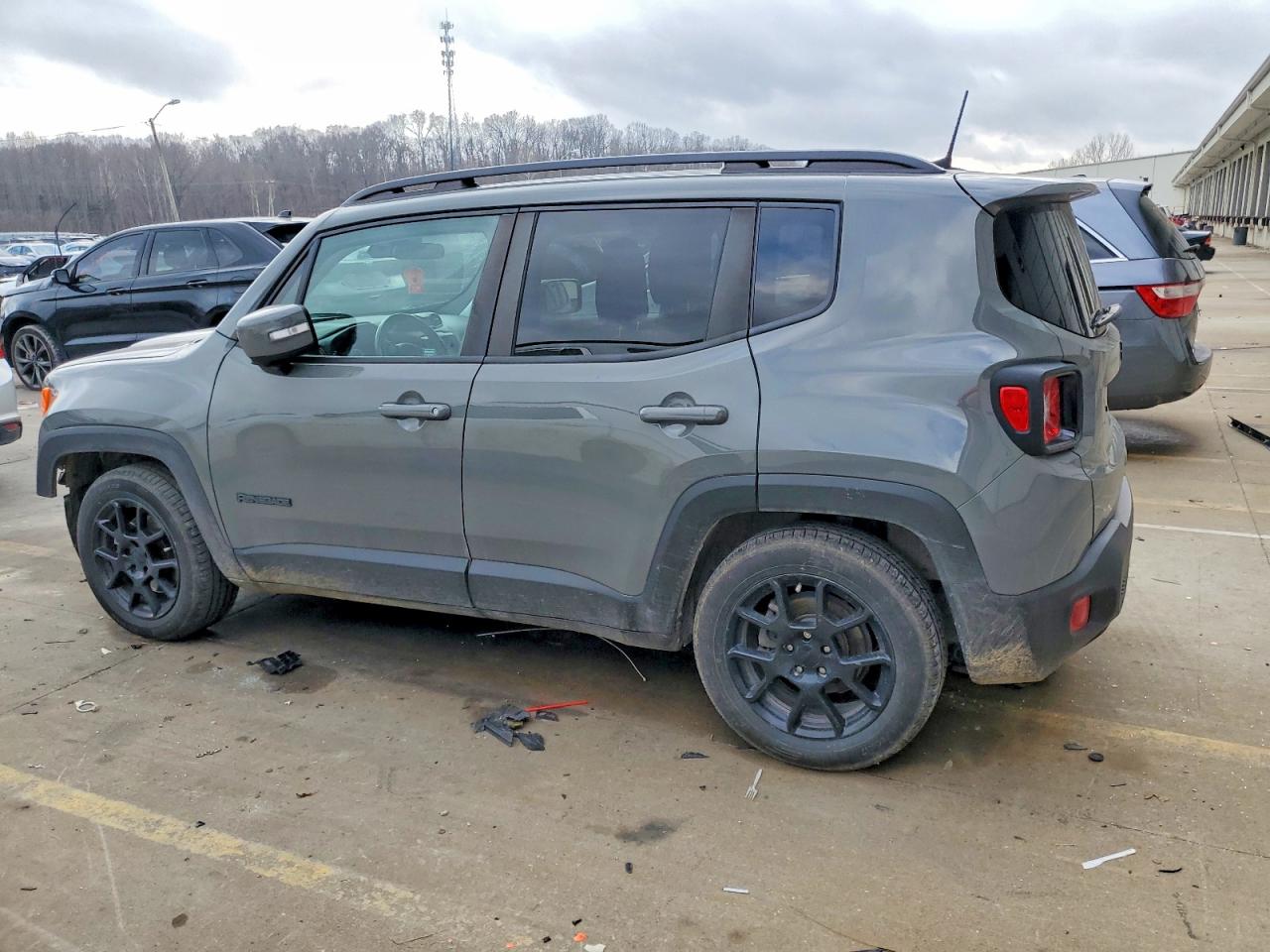 2020 JEEP RENEGADE LATITUDE photo 2