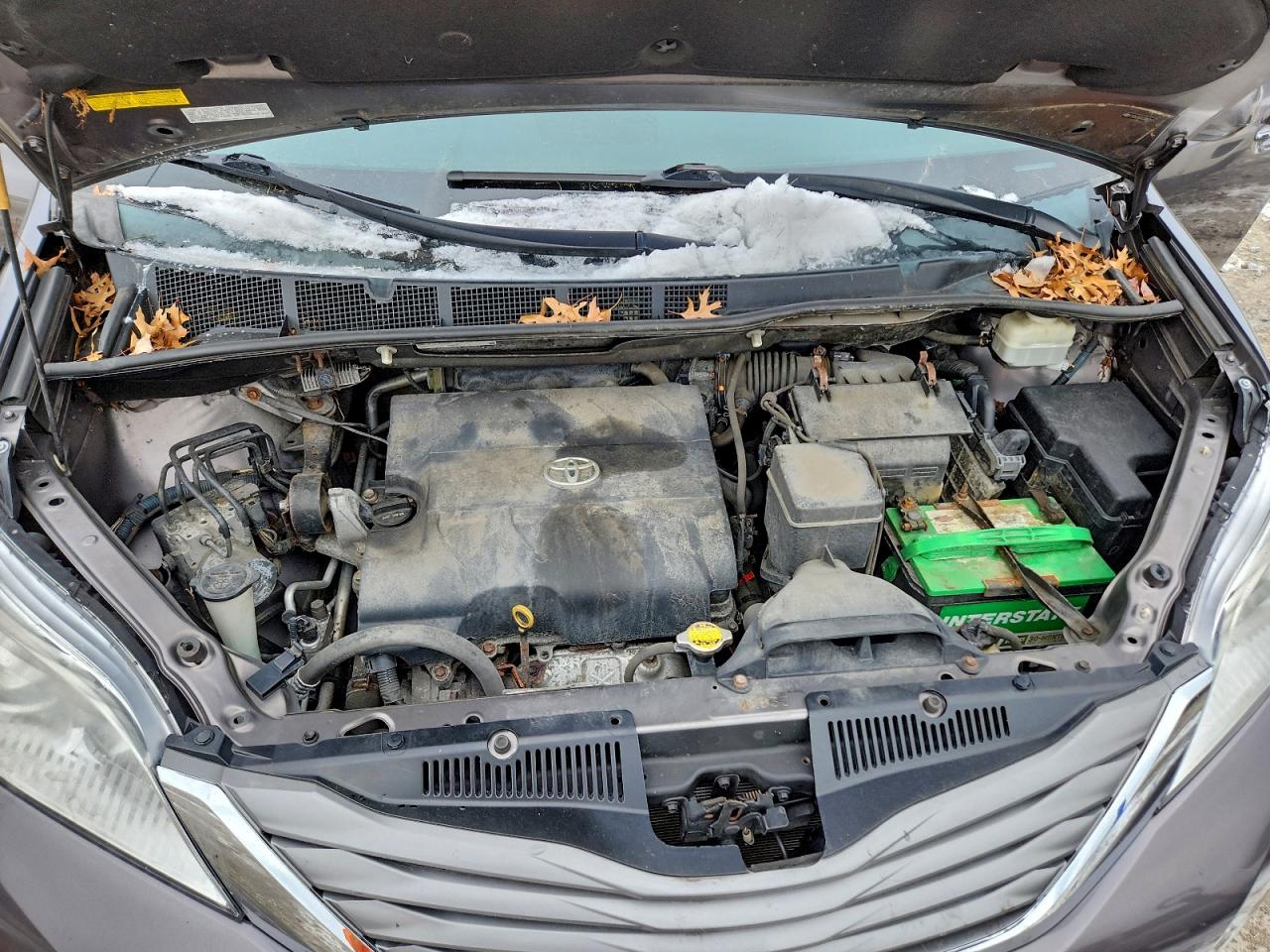 2014 TOYOTA SIENNA XLE photo 12
