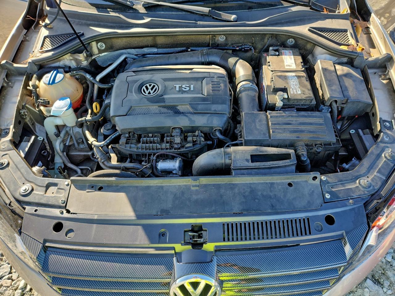 2015 VOLKSWAGEN PASSAT S photo 11