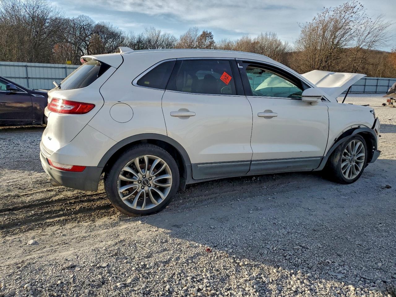 2017 LINCOLN MKC RESERVE photo 3