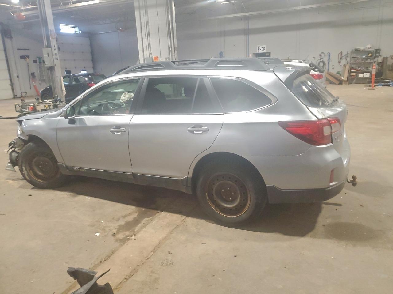 2015 SUBARU OUTBACK 3.6R LIMITED photo 2