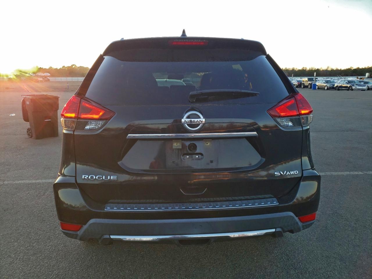 2018 NISSAN ROGUE S photo 6