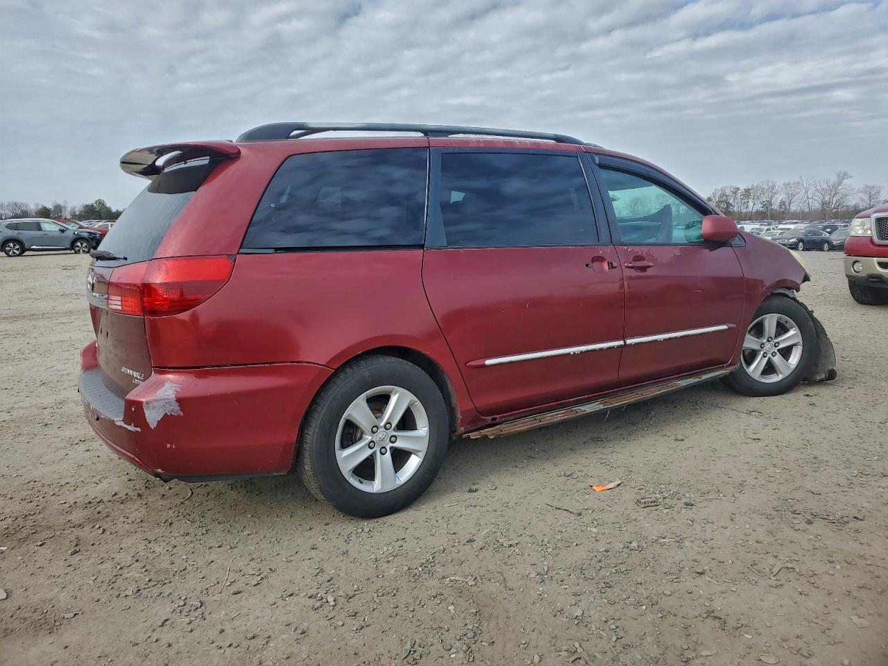 2004 TOYOTA SIENNA XLE LIMITED 7 PASSENGER photo 3