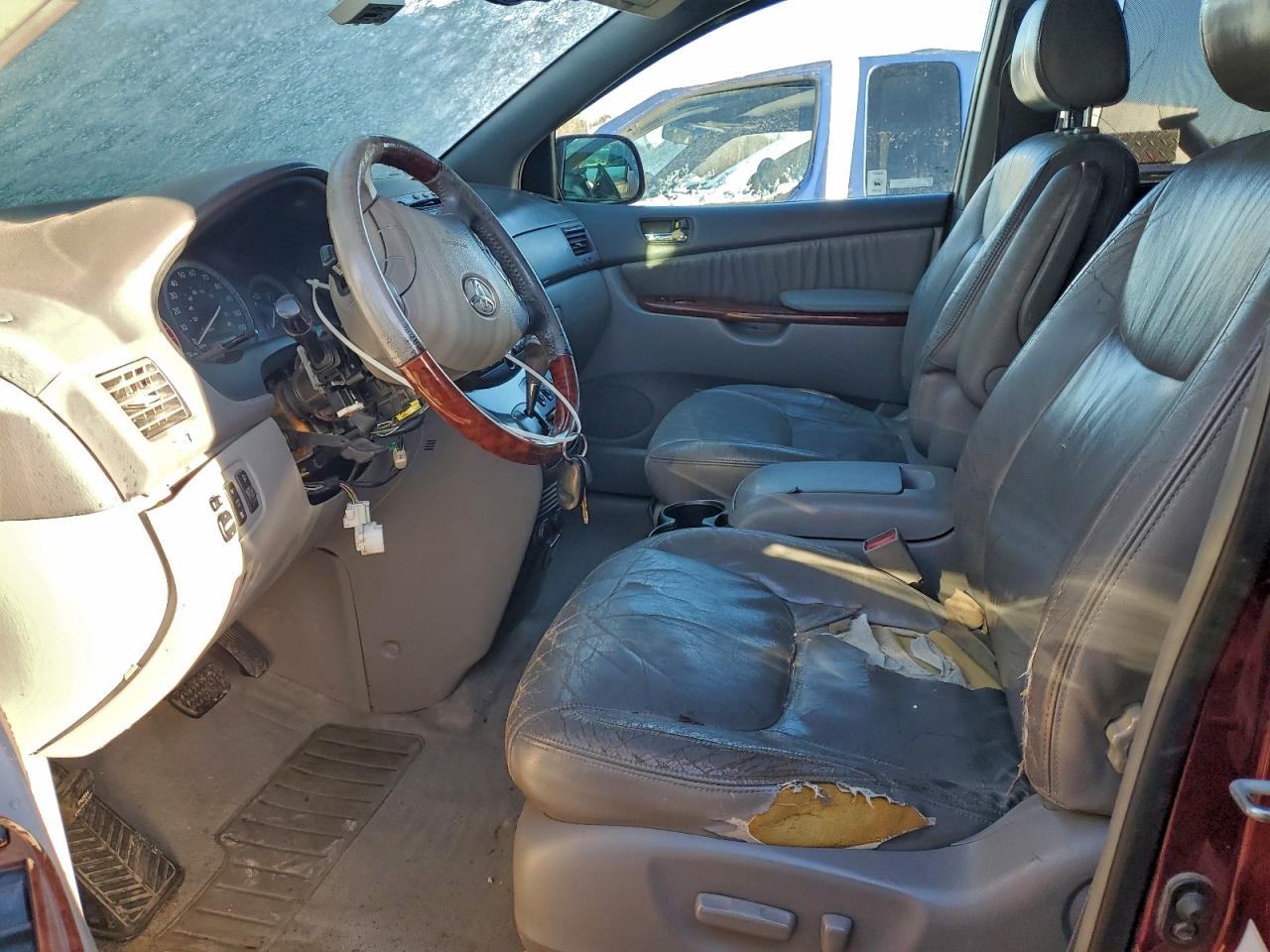 2004 TOYOTA SIENNA XLE LIMITED 7 PASSENGER photo 7