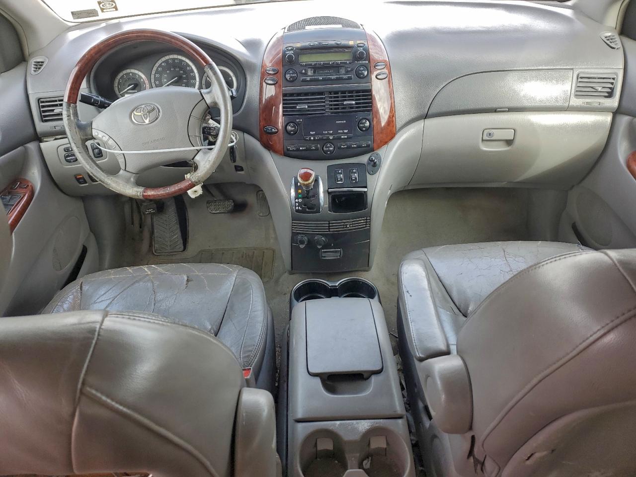 2004 TOYOTA SIENNA XLE LIMITED 7 PASSENGER photo 8