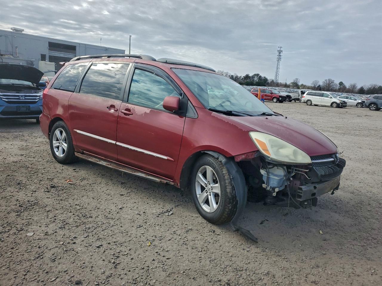 2004 TOYOTA SIENNA XLE LIMITED 7 PASSENGER photo 4