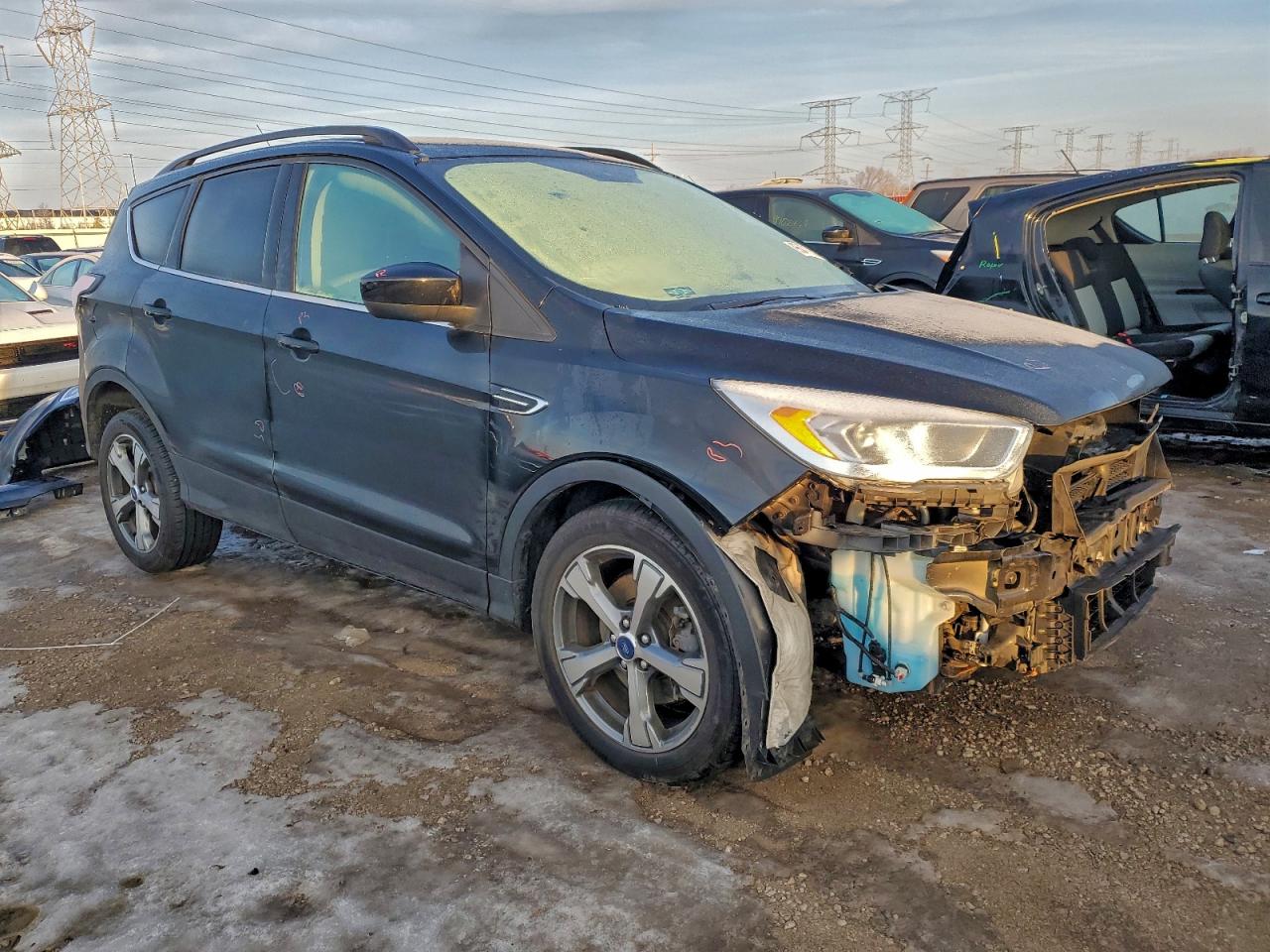 2017 FORD ESCAPE SE photo 4