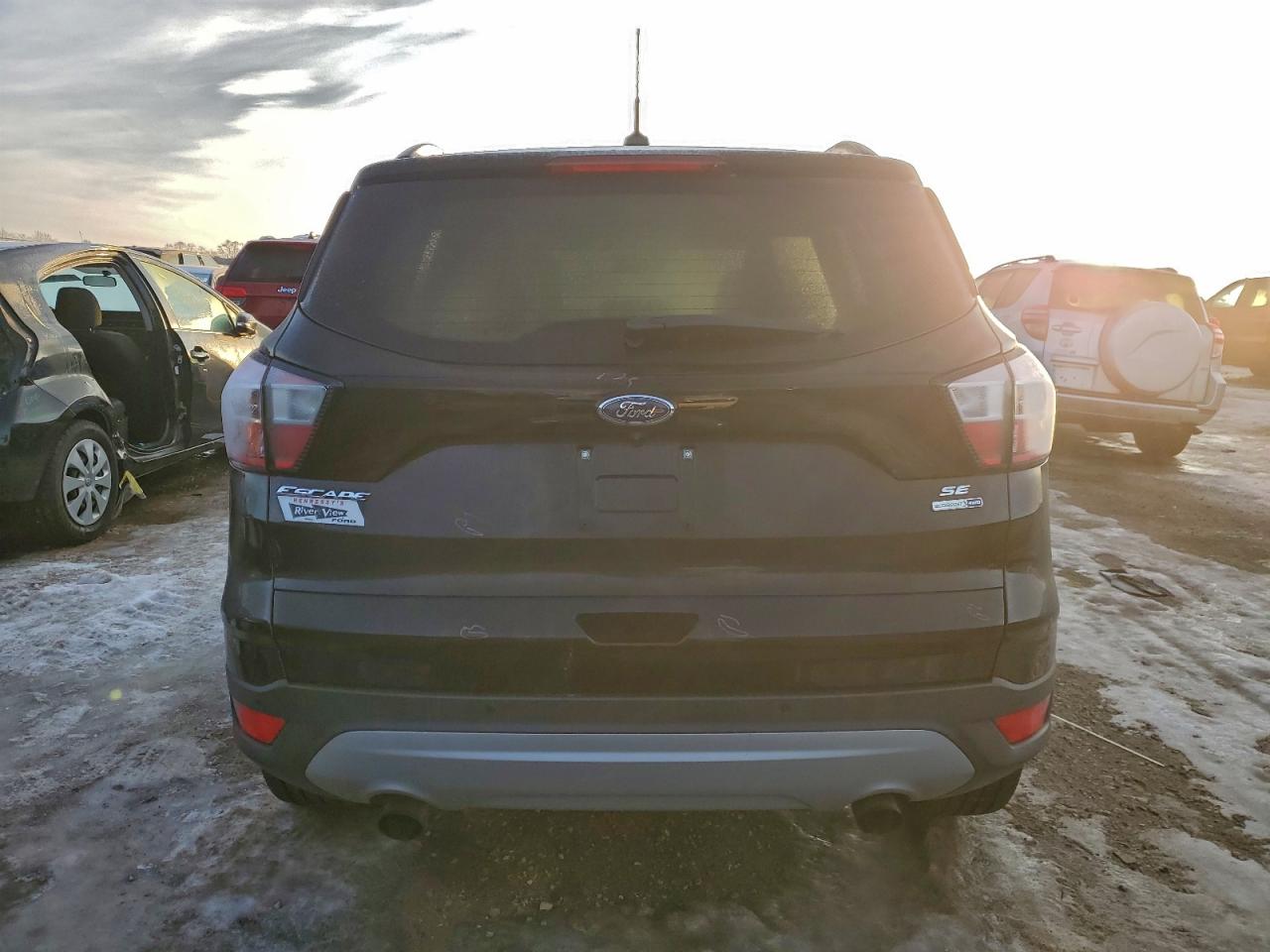 2017 FORD ESCAPE SE photo 6