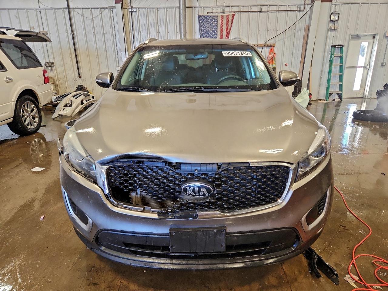 2017 KIA SORENTO LX photo 5