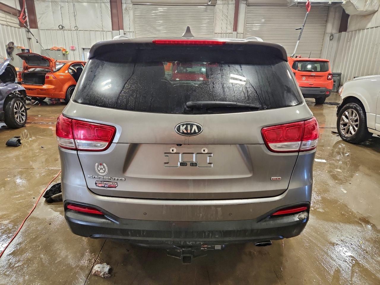 2017 KIA SORENTO LX photo 6