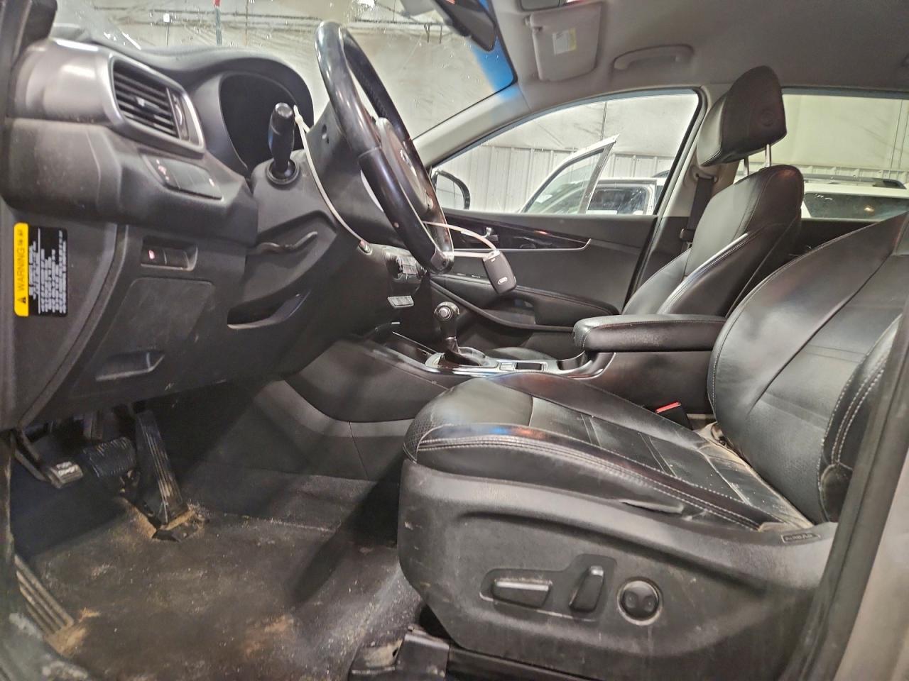 2017 KIA SORENTO LX photo 7
