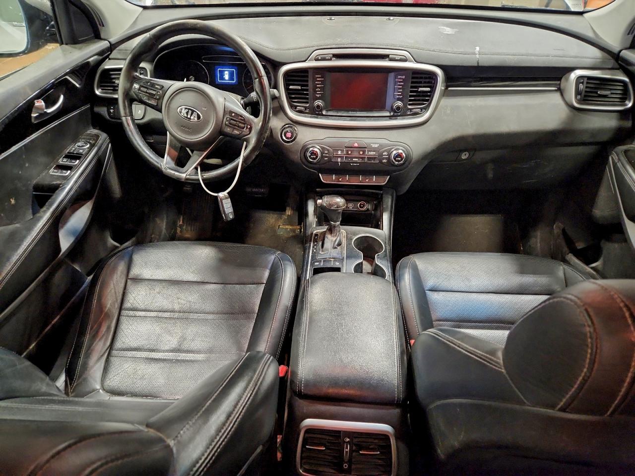 2017 KIA SORENTO LX photo 8
