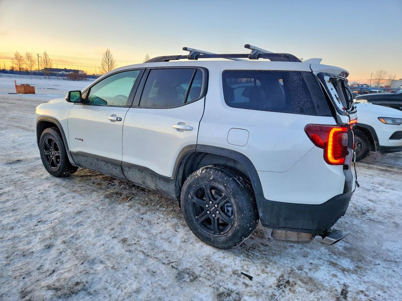2023 GMC ACADIA AT4 photo 2