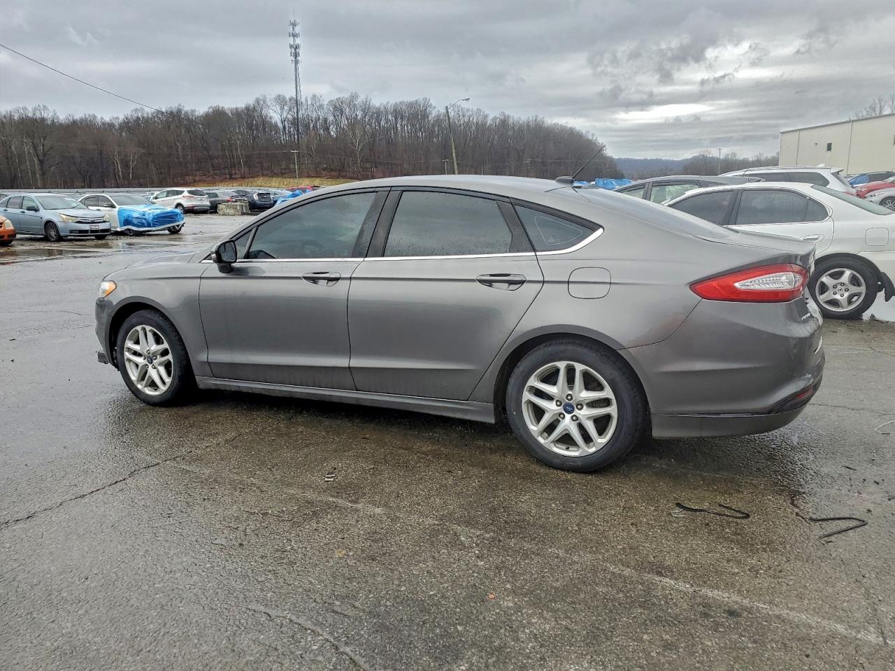 2014 FORD FUSION SE photo 2