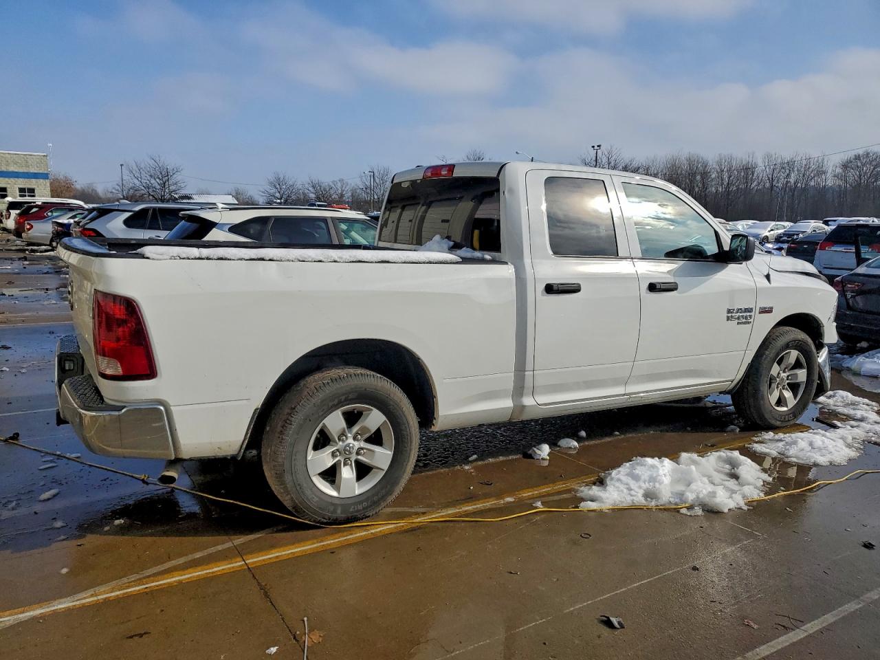 2019 RAM 1500 CLASSIC TRADESMAN photo 3