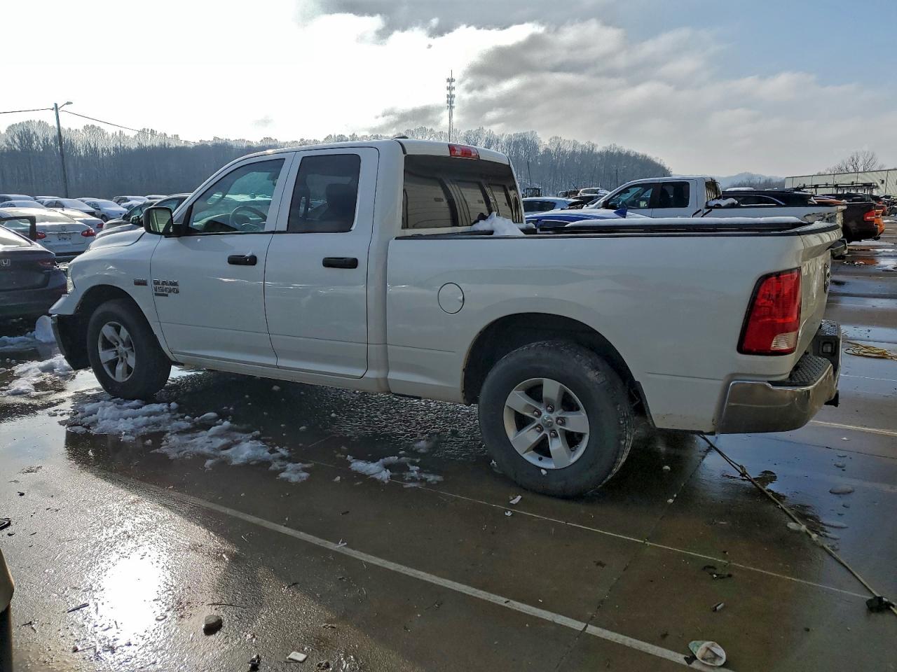 2019 RAM 1500 CLASSIC TRADESMAN photo 2