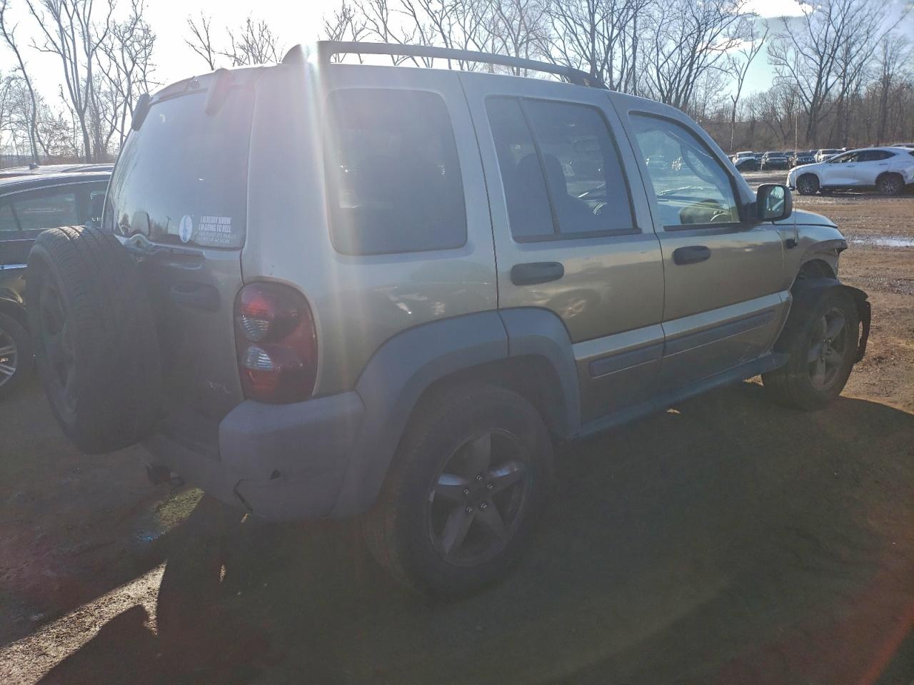 2005 JEEP LIBERTY SPORT photo 3