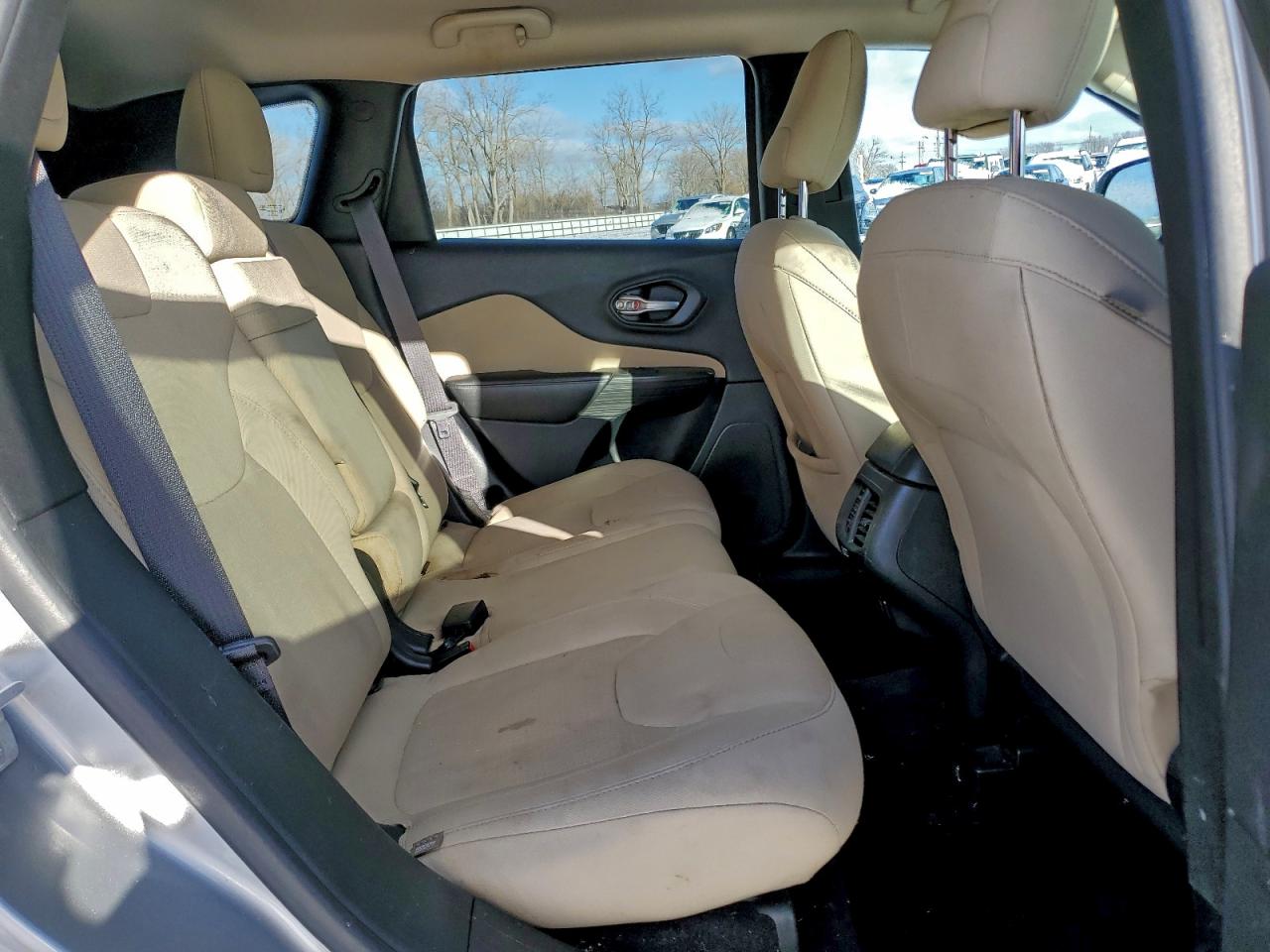 2016 JEEP CHEROKEE LATITUDE photo 11