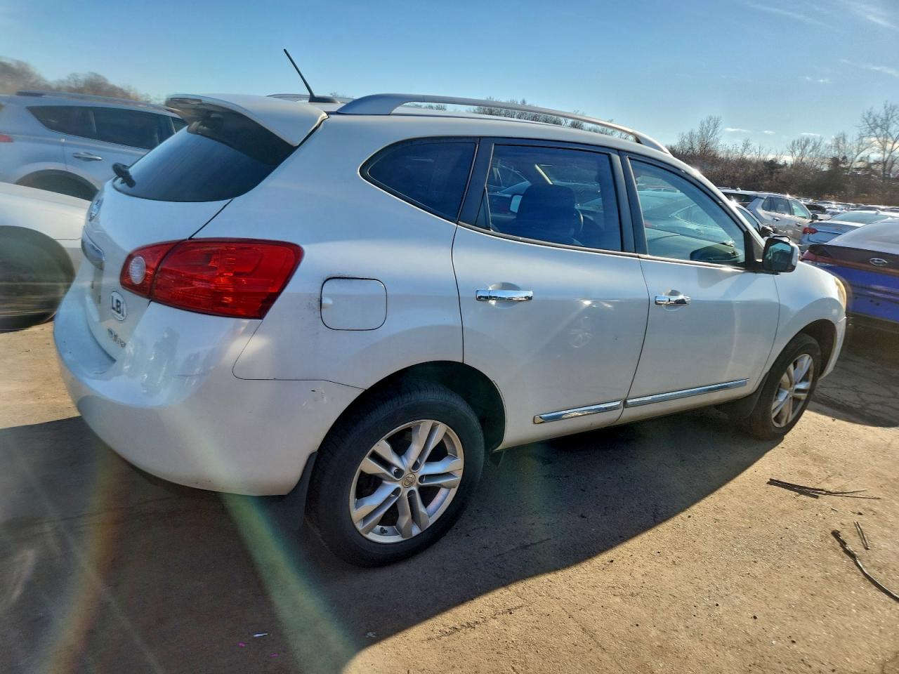 2013 NISSAN ROGUE S photo 3