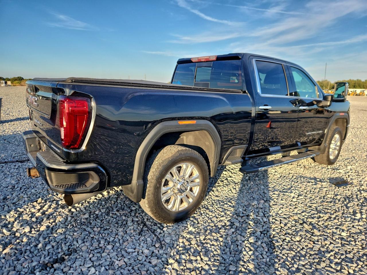 2020 GMC SIERRA K2500 DENALI photo 3