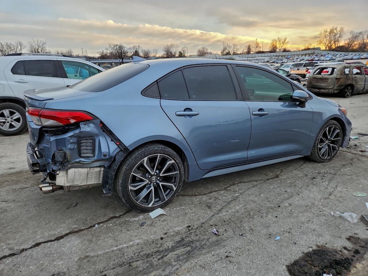 2020 TOYOTA COROLLA SE photo 3