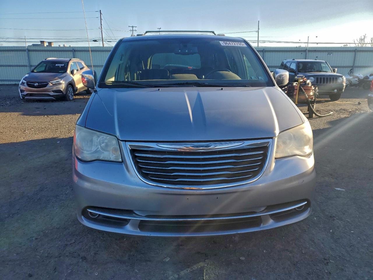 2013 CHRYSLER TOWN & COUNTRY TOURING L photo 5