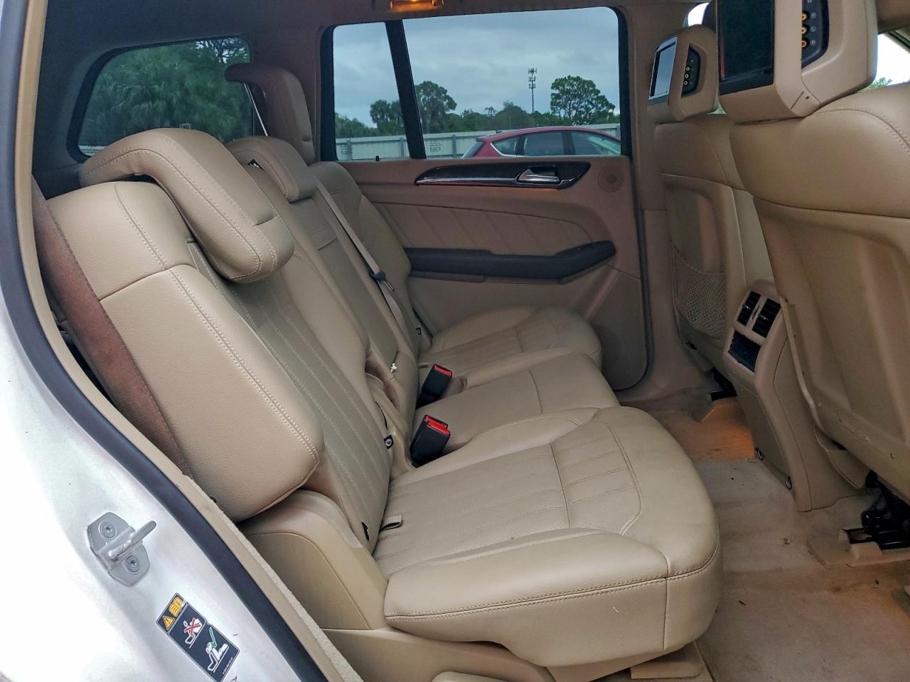 2016 MERCEDES-BENZ GL 350 BLUETEC photo 11