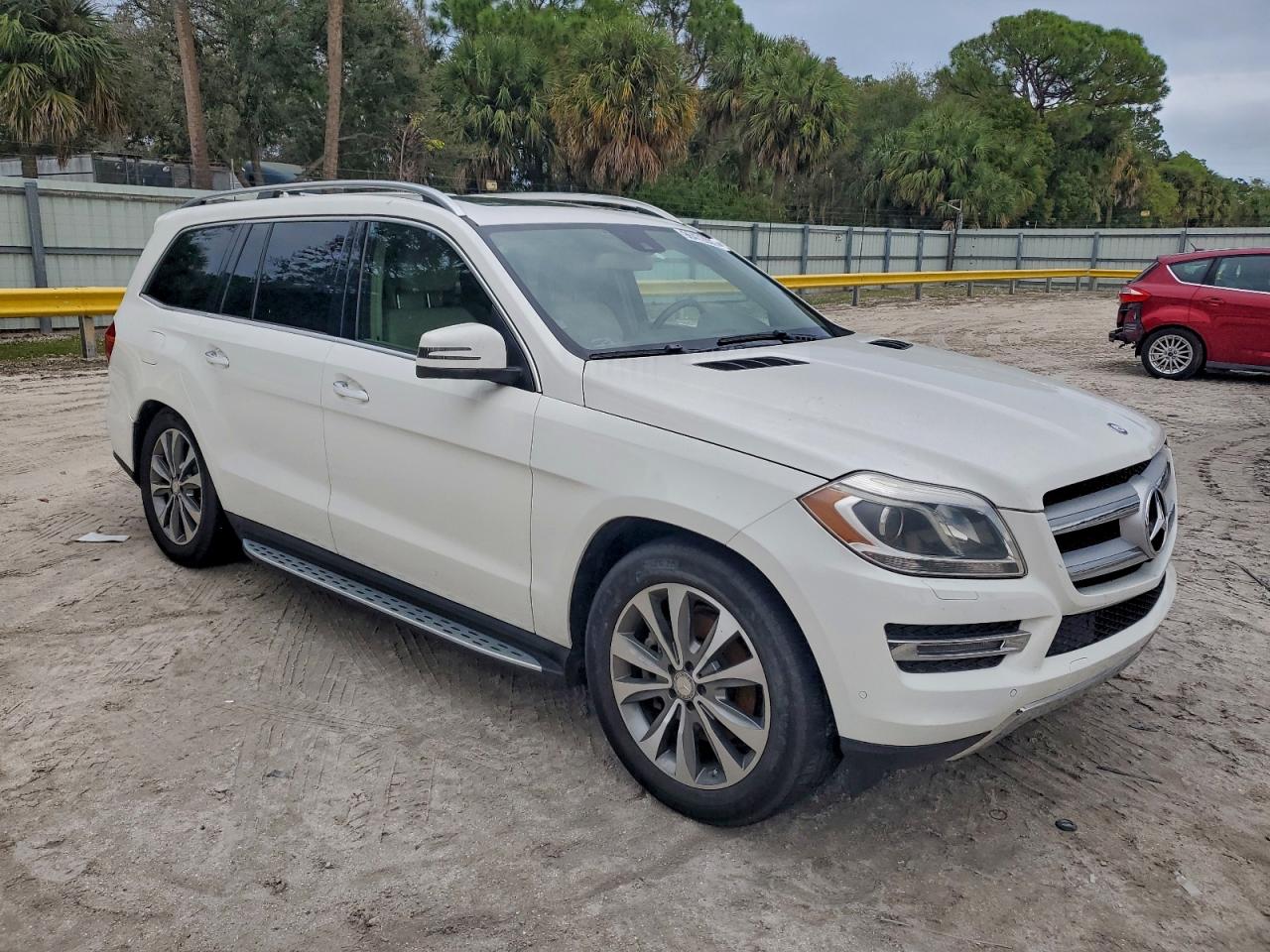 2016 MERCEDES-BENZ GL 350 BLUETEC photo 4