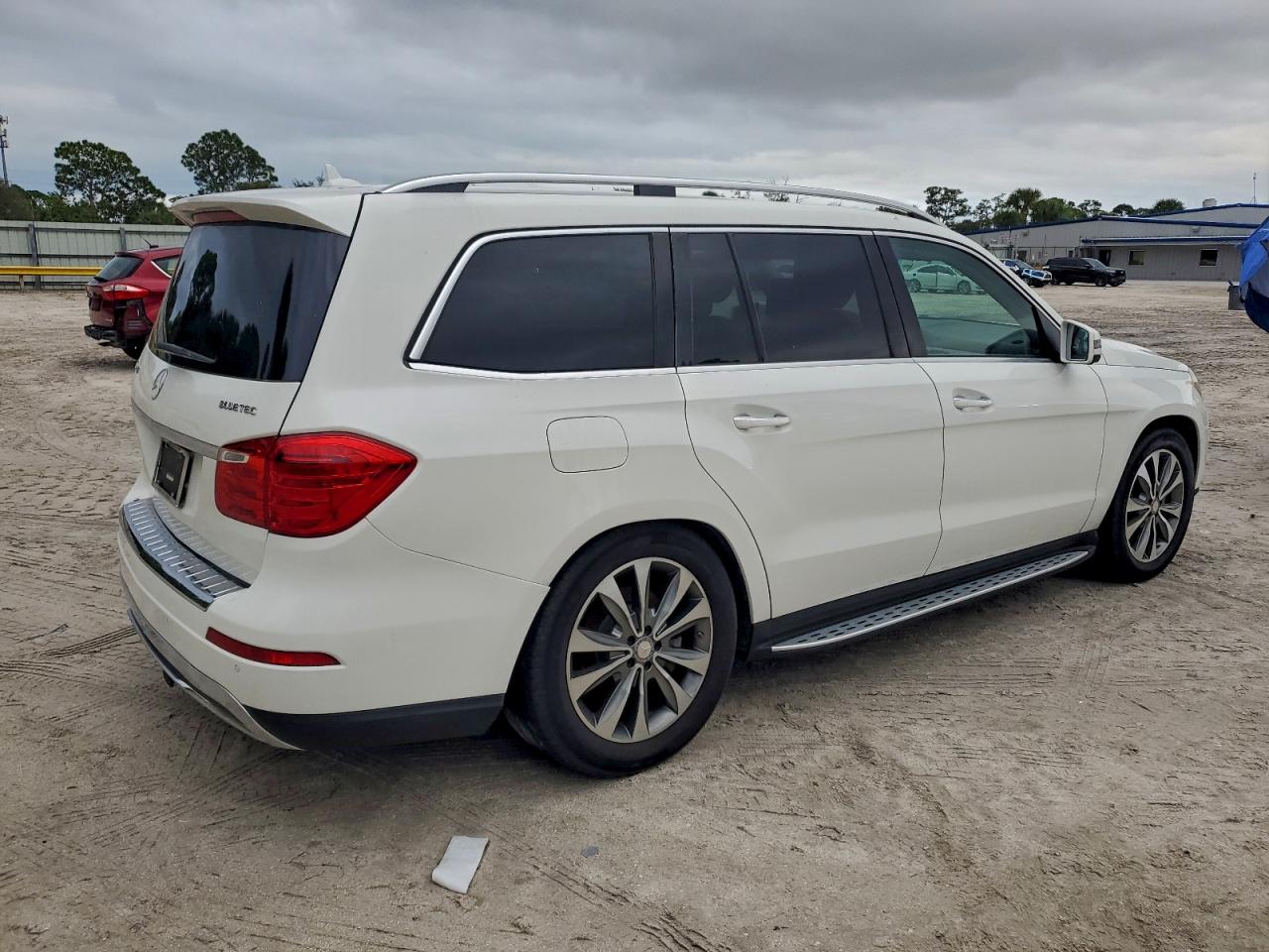 2016 MERCEDES-BENZ GL 350 BLUETEC photo 3