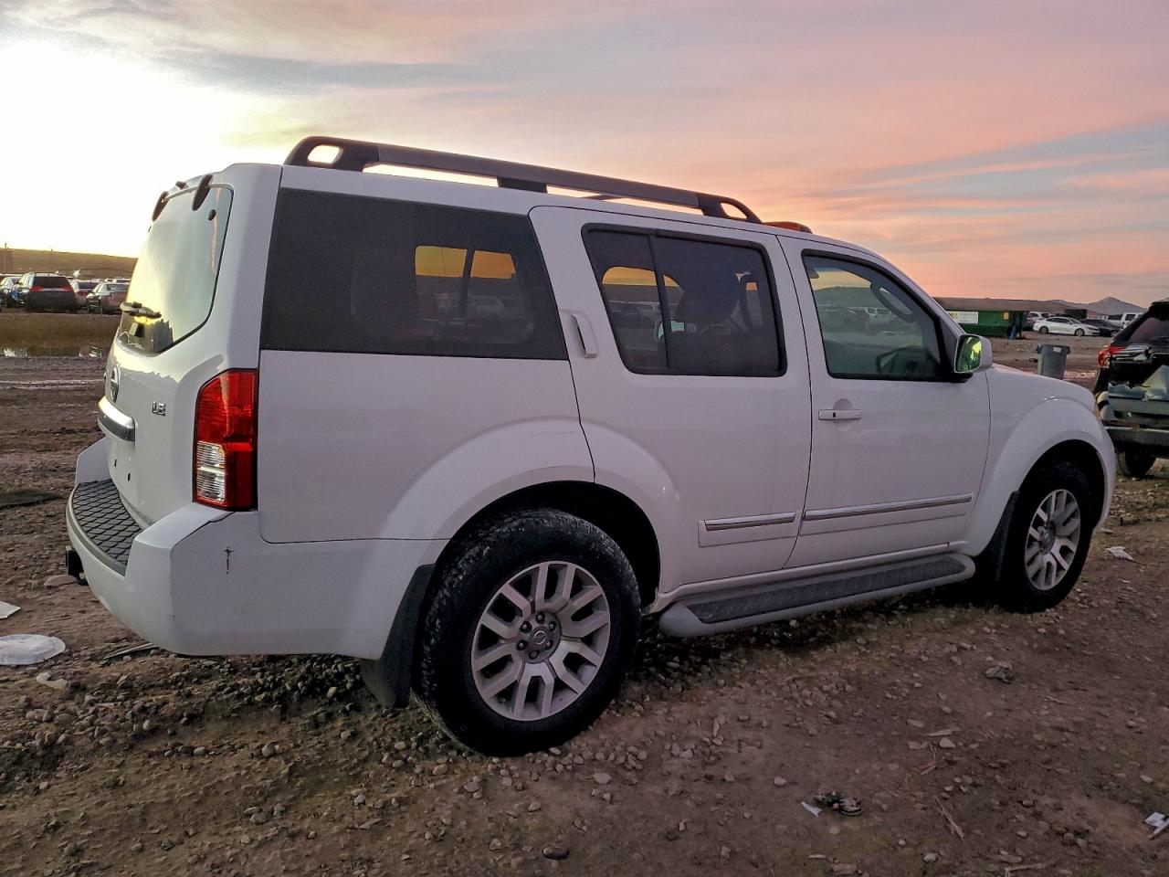 2011 NISSAN PATHFINDER S photo 3