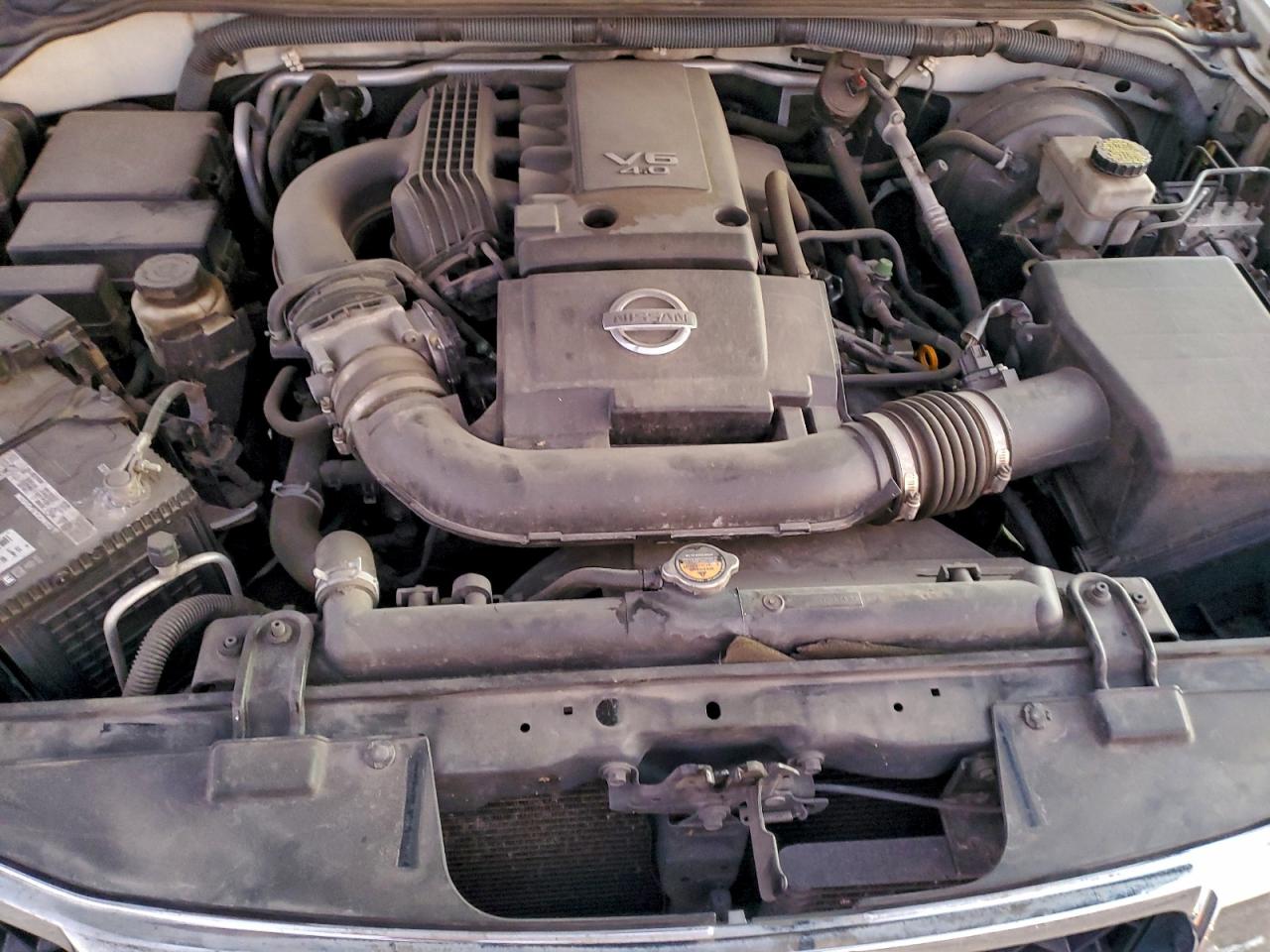 2011 NISSAN PATHFINDER S photo 11