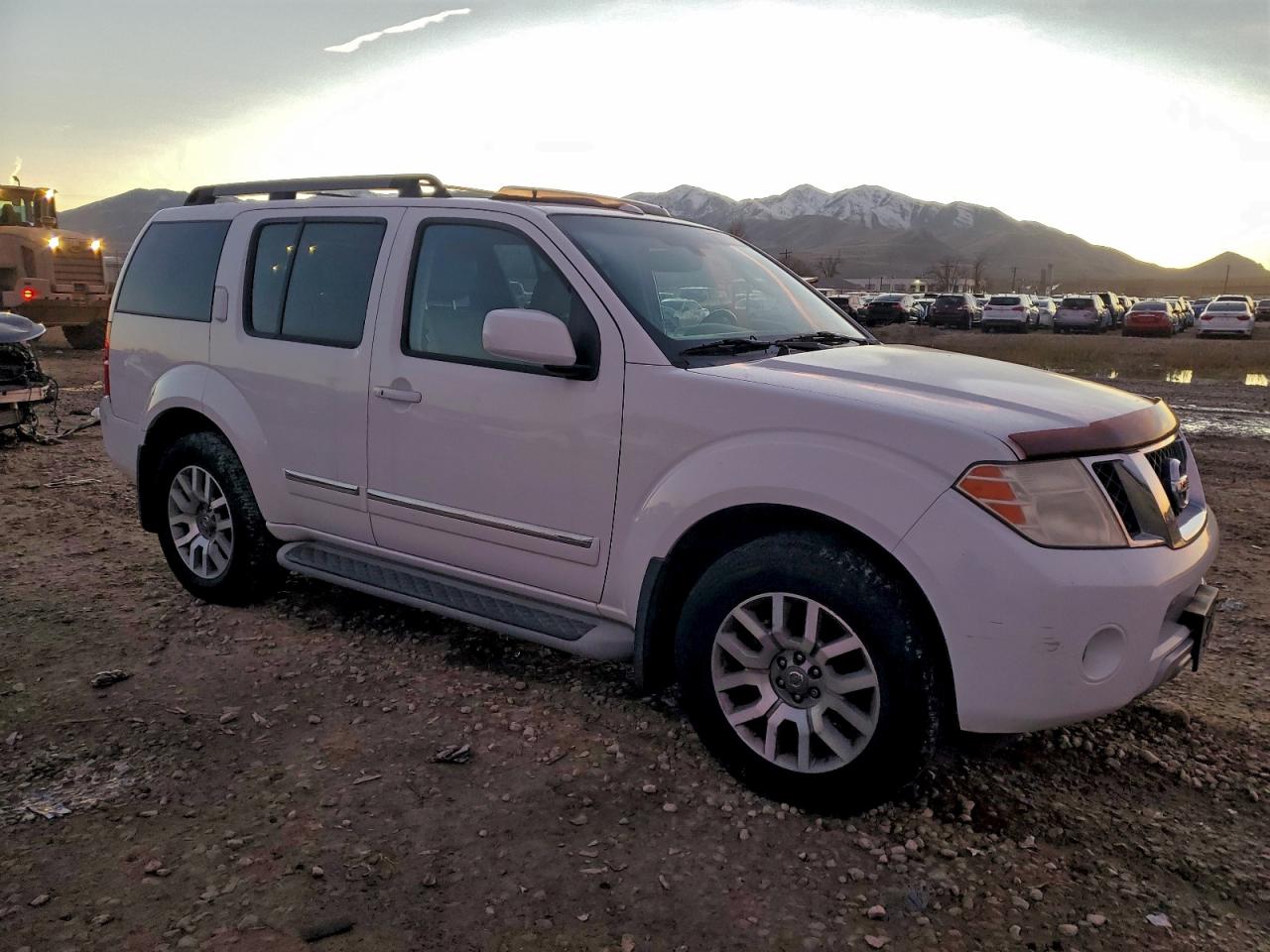 2011 NISSAN PATHFINDER S photo 4