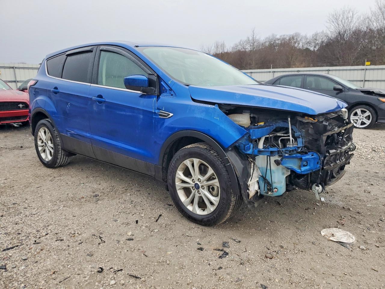 2017 FORD ESCAPE SE photo 4