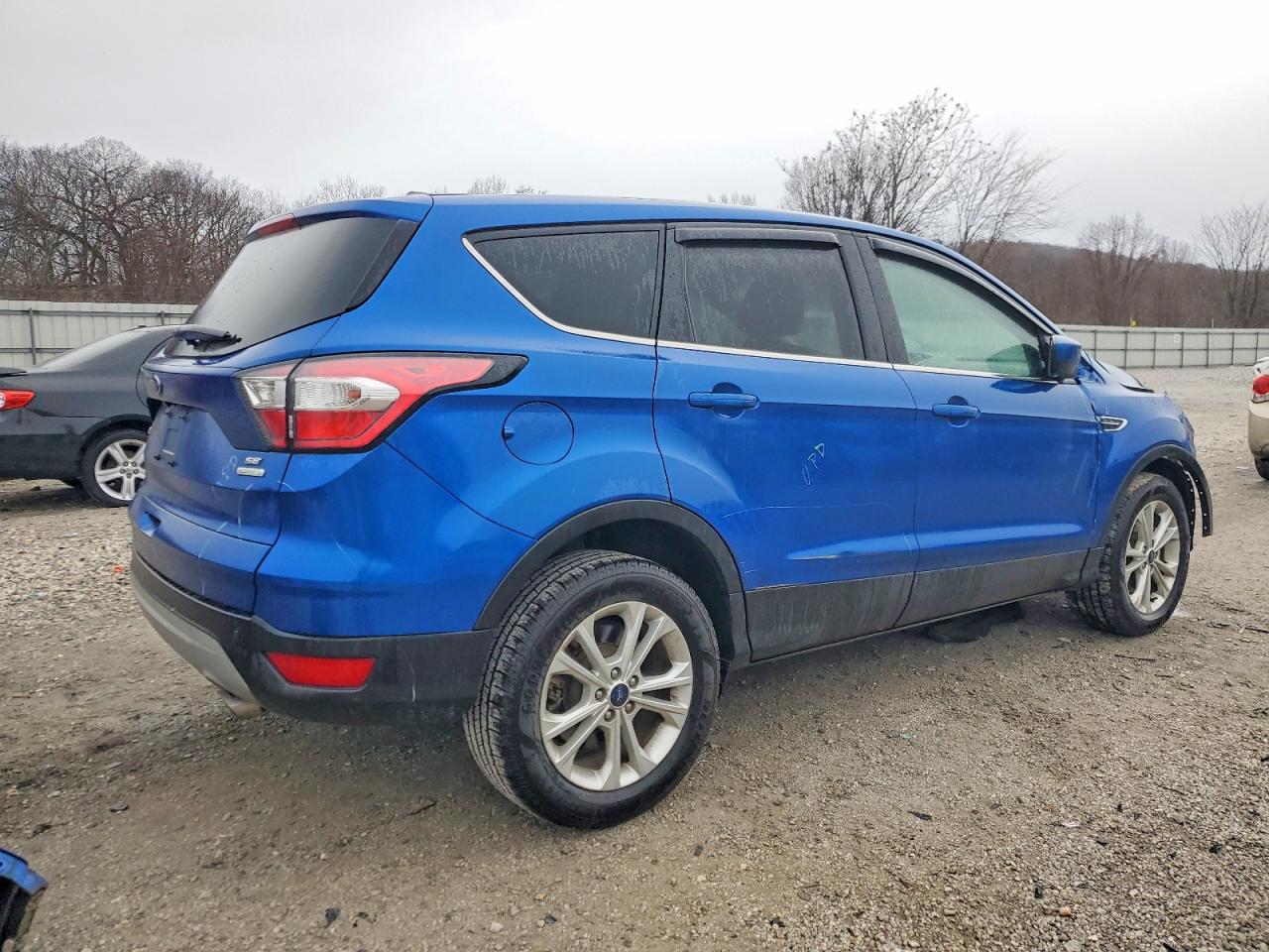 2017 FORD ESCAPE SE photo 3