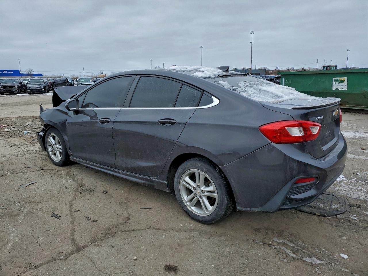 2017 CHEVROLET CRUZE LT photo 2