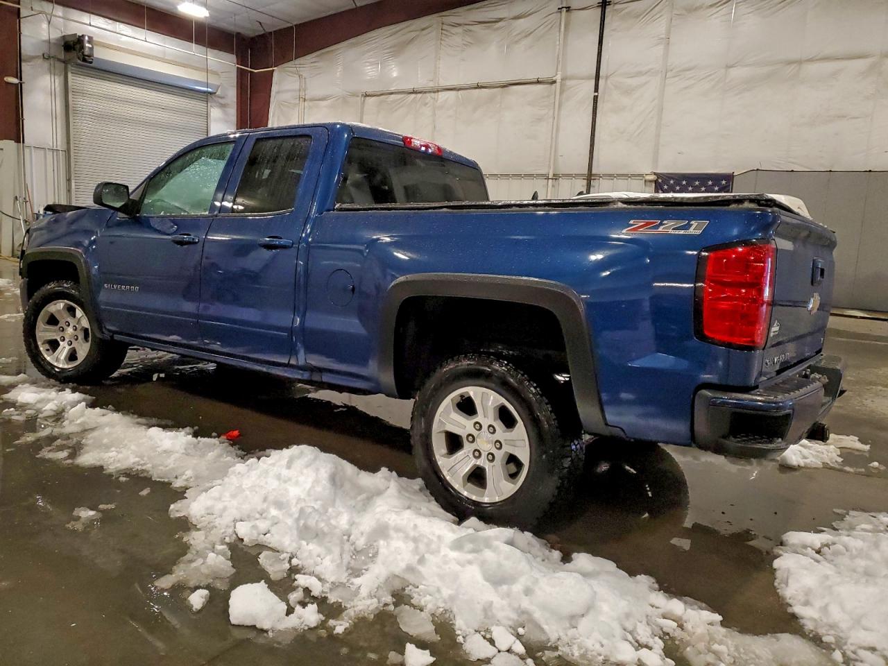 2016 CHEVROLET SILVERADO K1500 LT photo 2