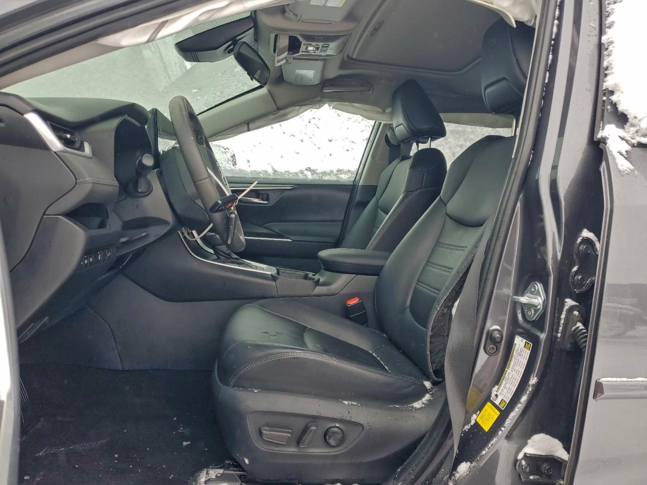 2024 TOYOTA RAV4 XLE PREMIUM photo 7