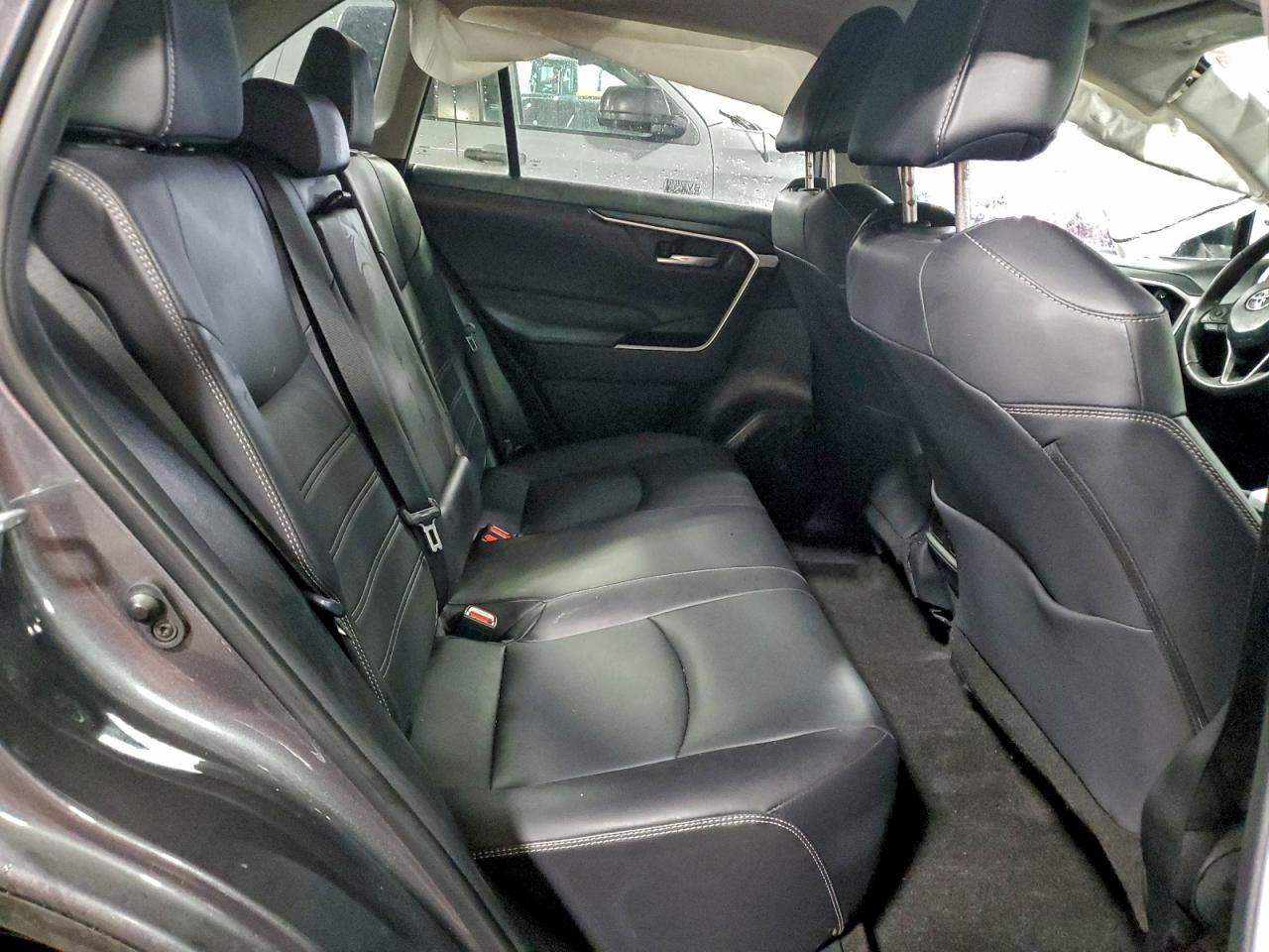 2024 TOYOTA RAV4 XLE PREMIUM photo 11