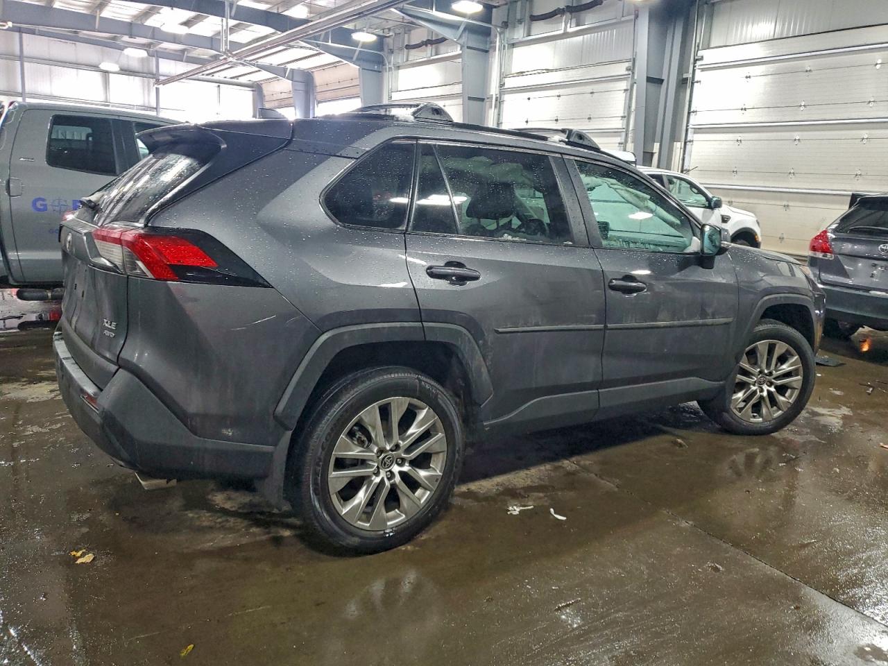 2024 TOYOTA RAV4 XLE PREMIUM photo 3