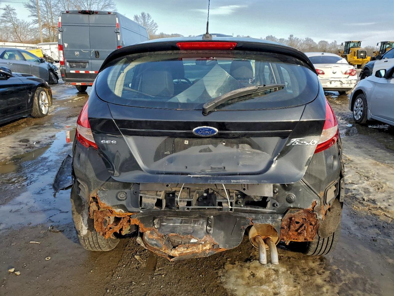 2011 FORD FIESTA SES photo 11