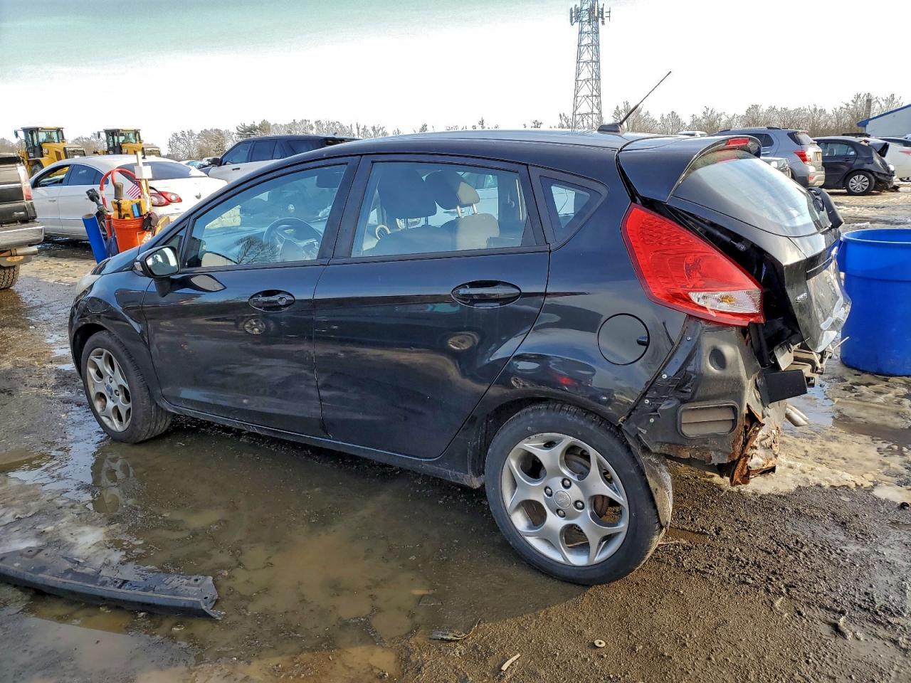 2011 FORD FIESTA SES photo 3