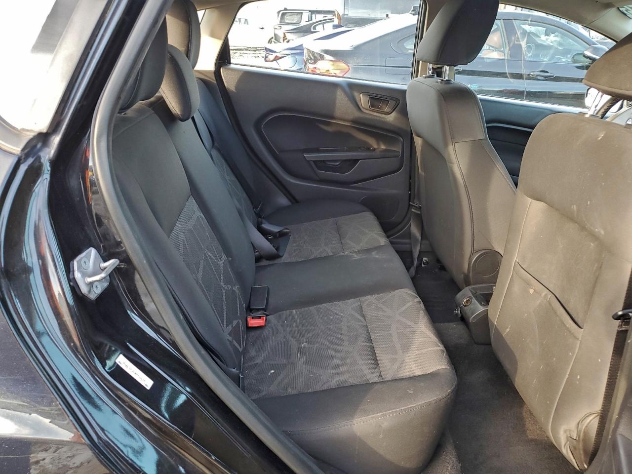 2011 FORD FIESTA SES photo 19