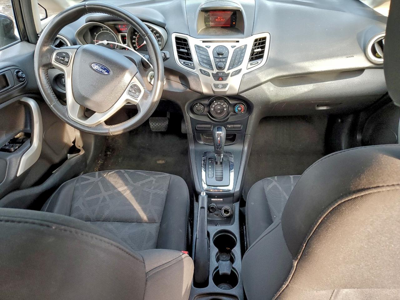 2011 FORD FIESTA SES photo 15