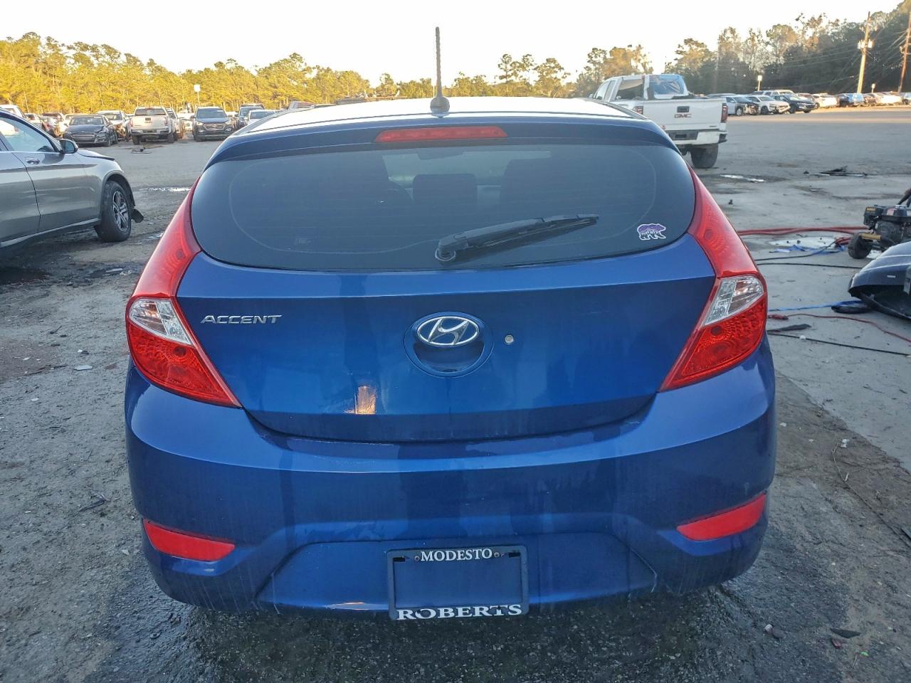2017 HYUNDAI ACCENT SE photo 6