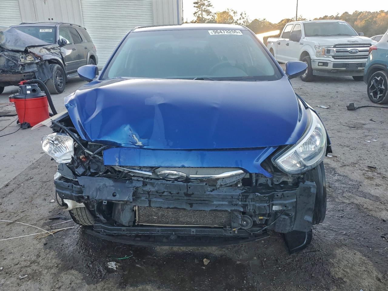 2017 HYUNDAI ACCENT SE photo 5