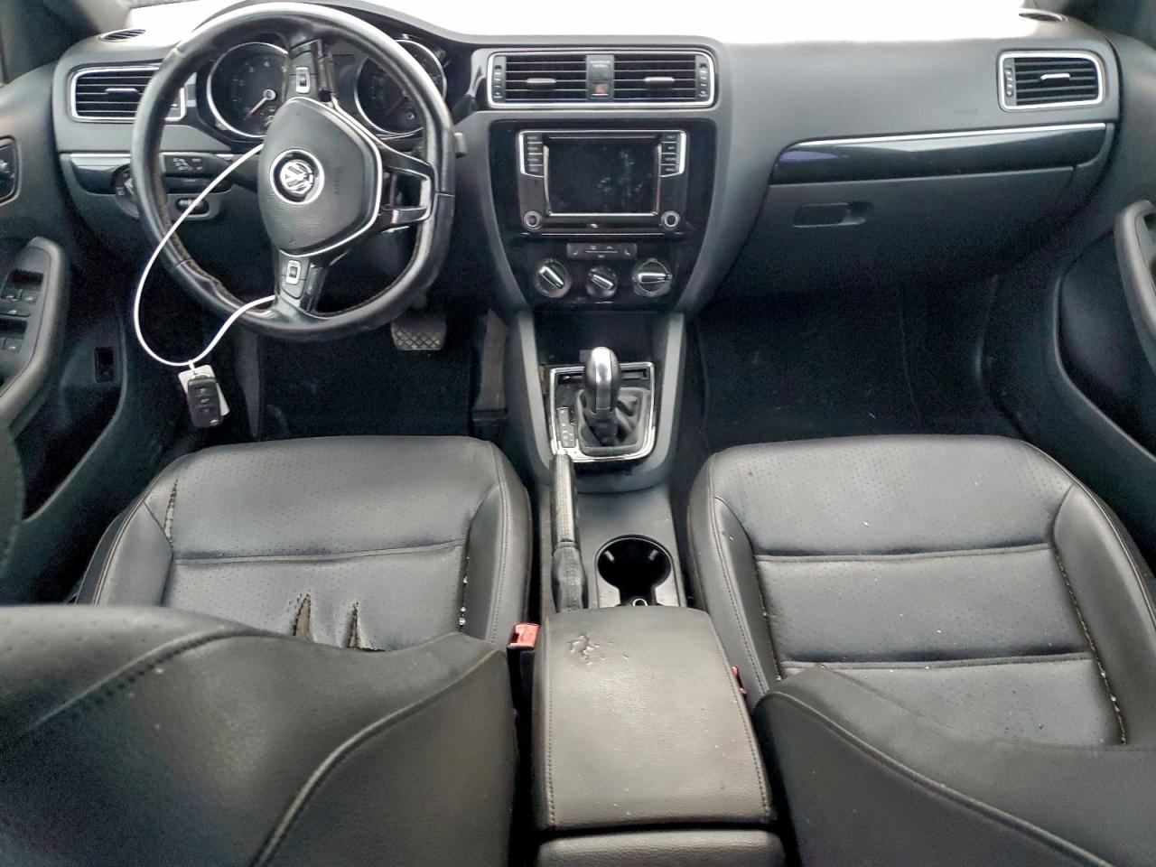 2018 VOLKSWAGEN JETTA SPORT photo 8