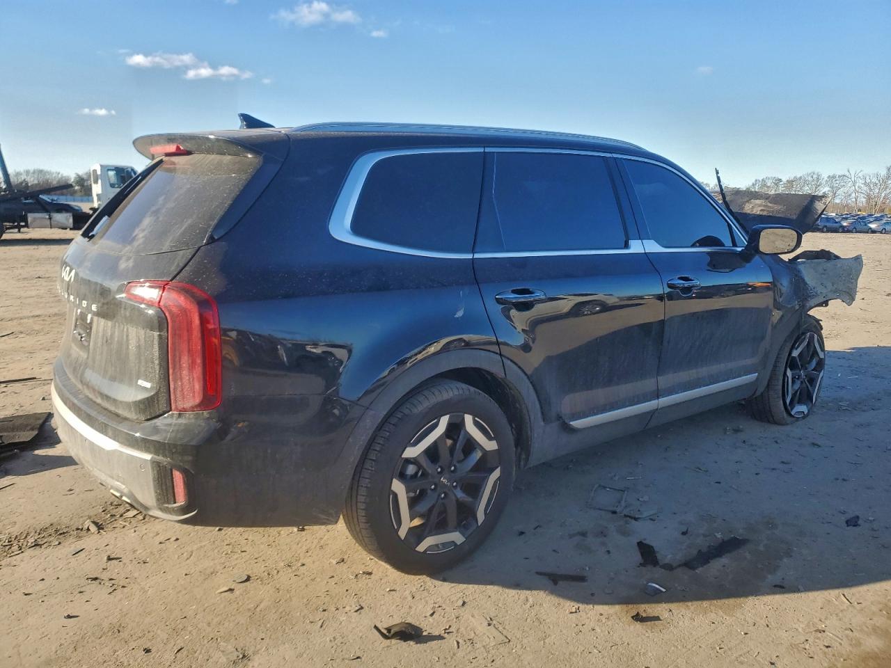 2025 KIA TELLURIDE S photo 3