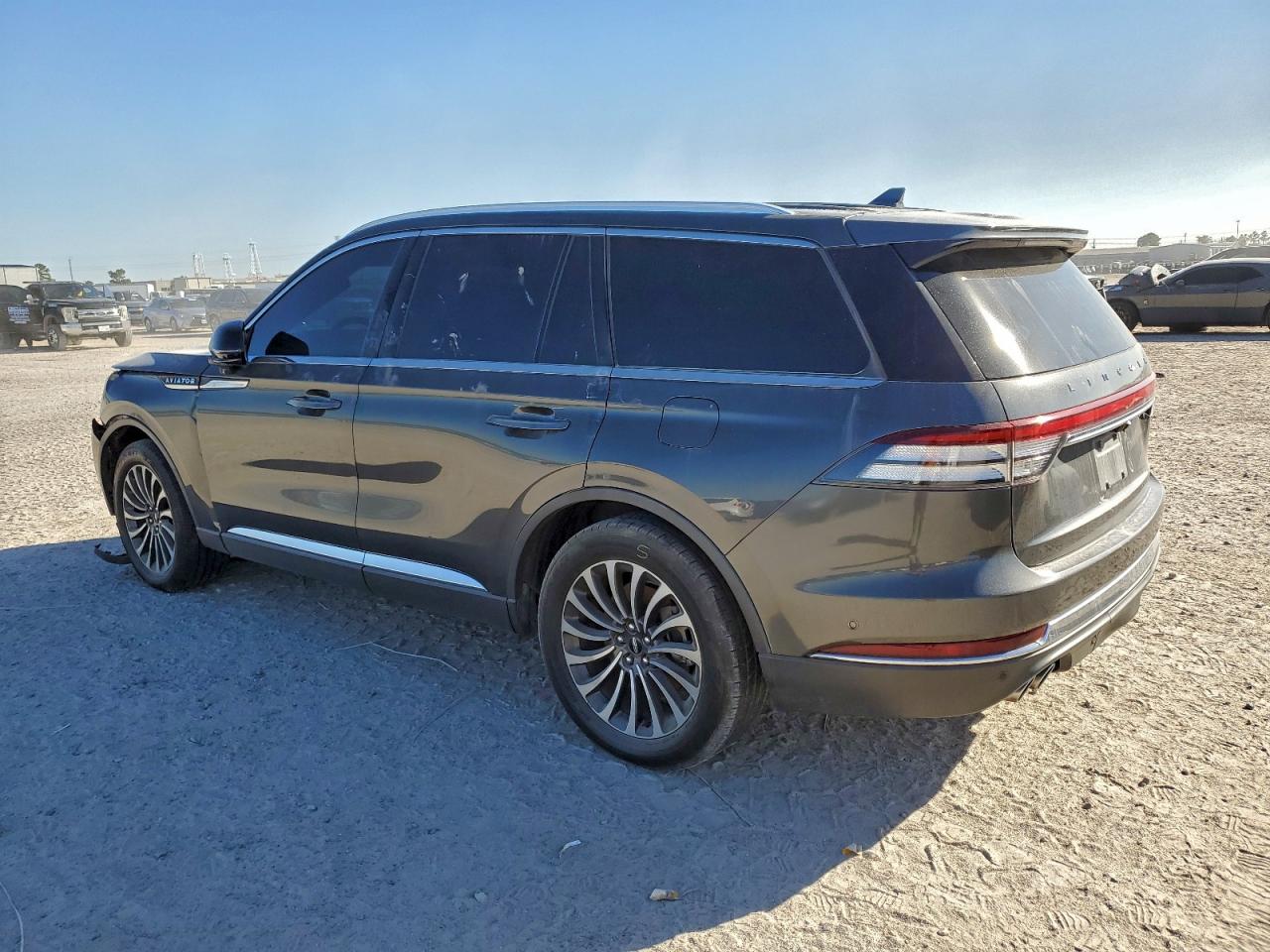 2020 LINCOLN AVIATOR RESERVE photo 2